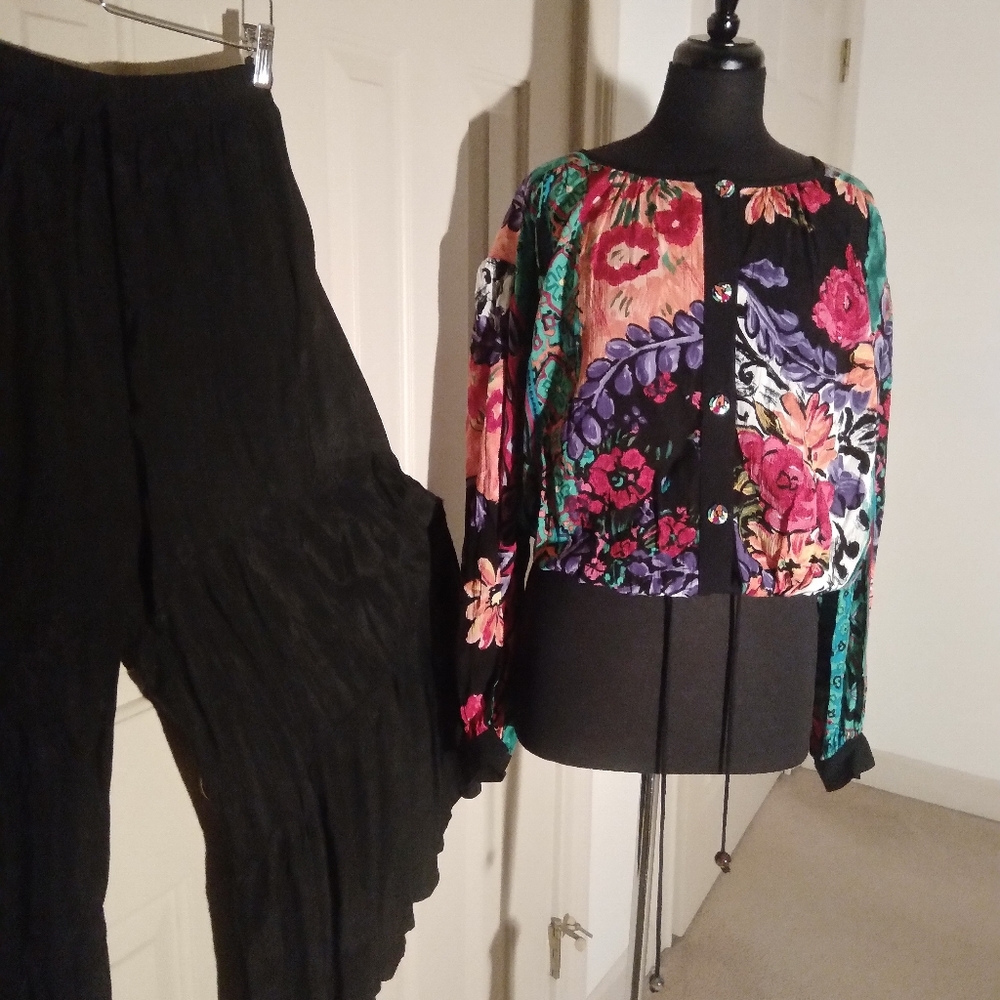 Carole Little, vintage, floral, drawstring top - Picture 7 of 7